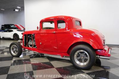 1932 Ford 5-Window Coupe