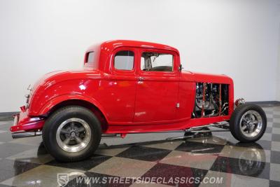 1932 Ford 5-Window Coupe