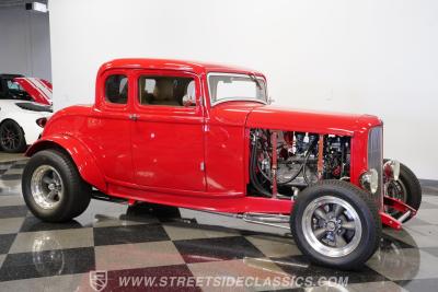 1932 Ford 5-Window Coupe