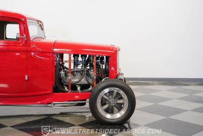 1932 Ford 5-Window Coupe
