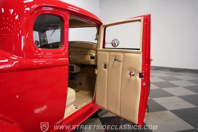 1932 Ford 5-Window Coupe