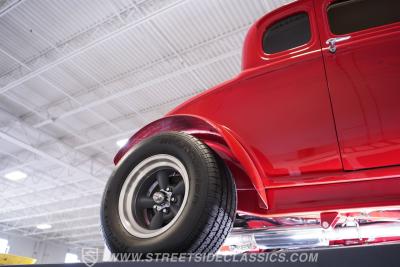 1932 Ford 5-Window Coupe