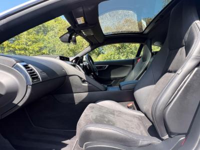 2017 Jaguar 3.0 V6 R-Dynamic Auto Euro 6 (s/s) 2dr