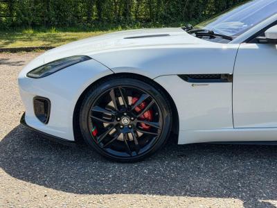 2017 Jaguar 3.0 V6 R-Dynamic Auto Euro 6 (s/s) 2dr