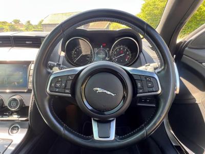 2017 Jaguar 3.0 V6 R-Dynamic Auto Euro 6 (s/s) 2dr