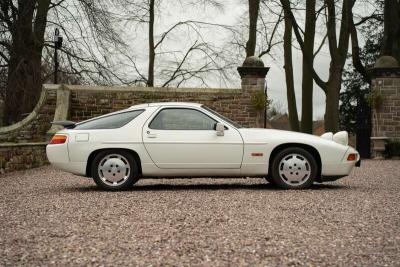 1990 Porsche 928 S4