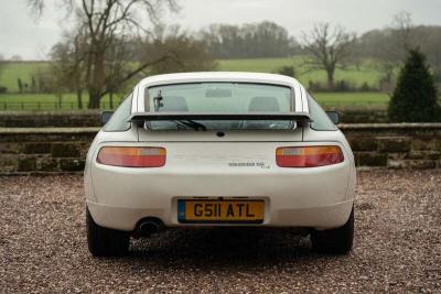 1990 Porsche 928 S4