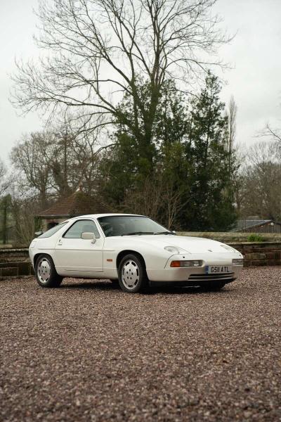 1990 Porsche 928 S4