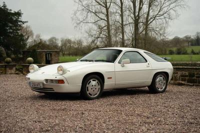 1990 Porsche 928 S4
