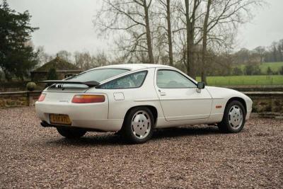 1990 Porsche 928 S4