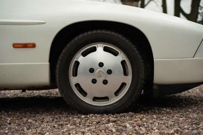 1990 Porsche 928 S4