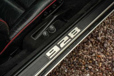 1990 Porsche 928 S4