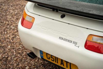 1990 Porsche 928 S4