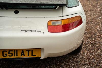 1990 Porsche 928 S4