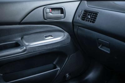 2004 Mitsubishi LANCER