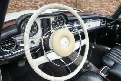 1971 Mercedes - Benz 280 SL Pagode &ldquo;Completely Data card correct&rdquo;