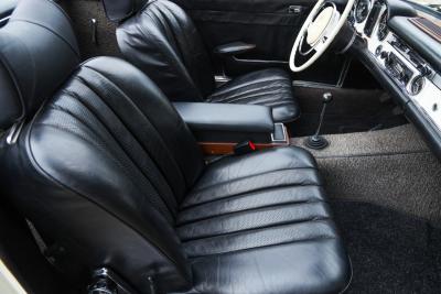 1971 Mercedes - Benz 280 SL Pagode &ldquo;Completely Data card correct&rdquo;