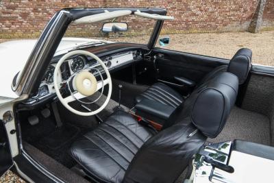 1971 Mercedes - Benz 280 SL Pagode &ldquo;Completely Data card correct&rdquo;