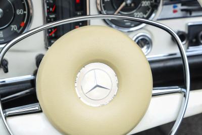 1971 Mercedes - Benz 280 SL Pagode &ldquo;Completely Data card correct&rdquo;