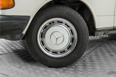 1983 Mercedes - Benz 300TDT Turbo combi (W123)