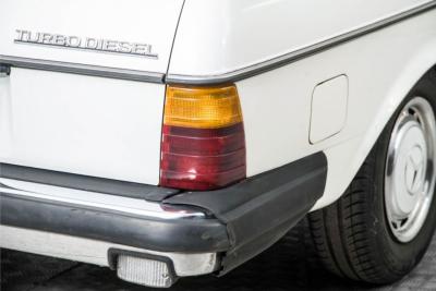 1983 Mercedes - Benz 300TDT Turbo combi (W123)