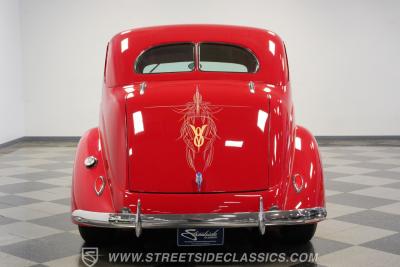1937 Ford Tudor Humpback