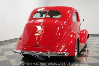 1937 Ford Tudor Humpback