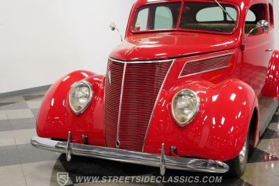 1937 Ford Tudor Humpback