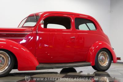1937 Ford Tudor Humpback