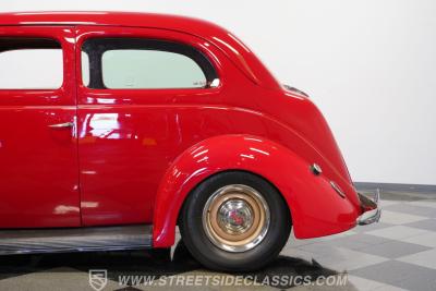 1937 Ford Tudor Humpback