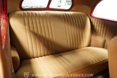 1937 Ford Tudor Humpback