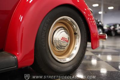 1937 Ford Tudor Humpback