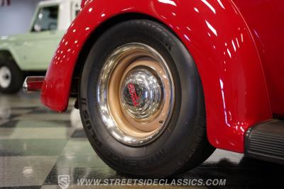 1937 Ford Tudor Humpback