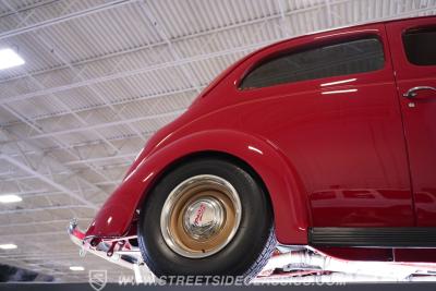 1937 Ford Tudor Humpback