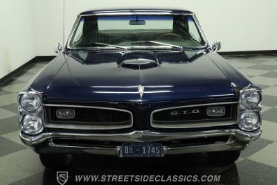 1966 Pontiac GTO Tri Power