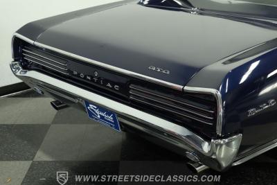 1966 Pontiac GTO Tri Power