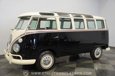 1975 Volkswagen Type 2 23 Window Deluxe