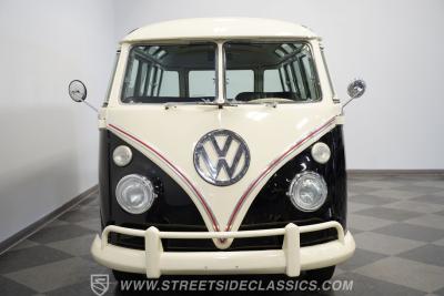 1975 Volkswagen Type 2 23 Window Deluxe