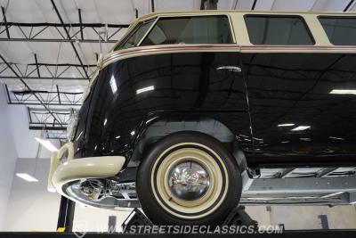 1975 Volkswagen Type 2 23 Window Deluxe