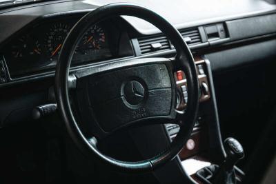 1990 Mercedes - Benz 300E AMG