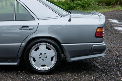 1990 Mercedes - Benz 300E AMG