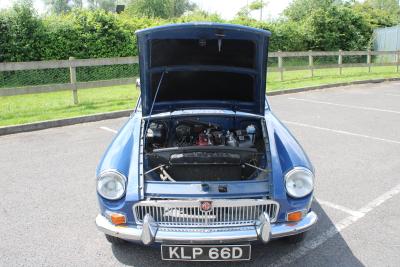 1966 MG B GT