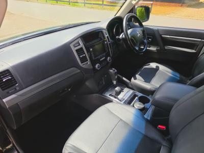 2017 Mitsubishi 3.2 DI-DC SG3 Auto 4WD Euro 6 5dr LWB