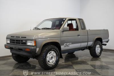 1989 Nissan 4x4 Hardbody Pick Up SE-V6