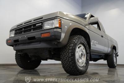 1989 Nissan 4x4 Hardbody Pick Up SE-V6