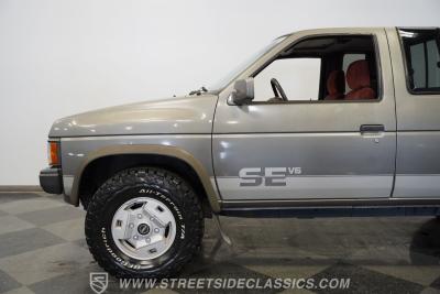 1989 Nissan 4x4 Hardbody Pick Up SE-V6