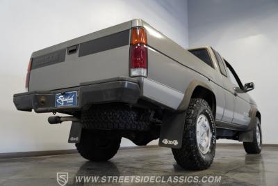 1989 Nissan 4x4 Hardbody Pick Up SE-V6