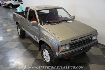 1989 Nissan 4x4 Hardbody Pick Up SE-V6