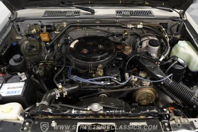 1989 Nissan 4x4 Hardbody Pick Up SE-V6
