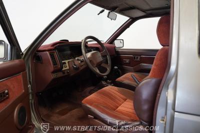 1989 Nissan 4x4 Hardbody Pick Up SE-V6